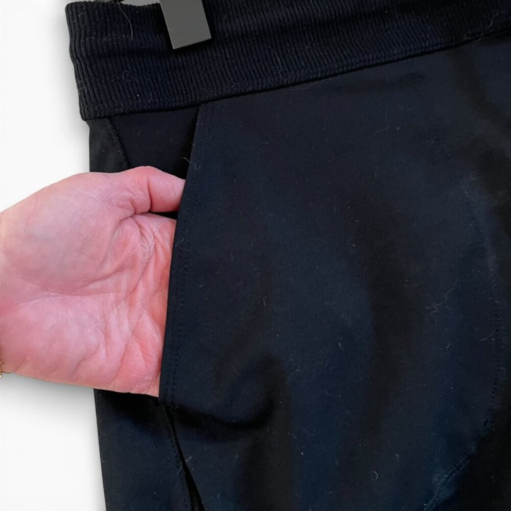 Athleta Black Joggers Women’s M Athleisure Travel Lounge Gorpcore Pants Pockets - Picture 4 of 14